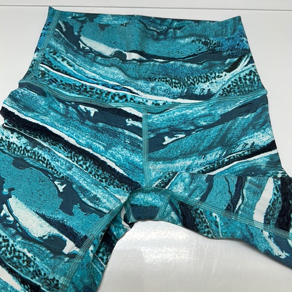 LIKE NEW! Lululemon Wunder Under Hi-Rise Tight - Picture 7 of 12